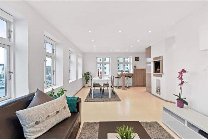 Sun Filled Oasis Apartamento